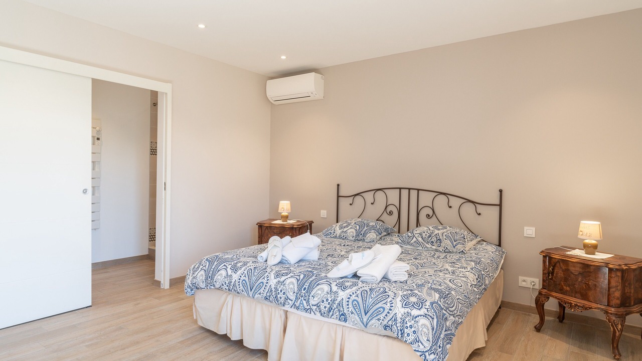 Photo of Bedroom in Plan-d'Orgon