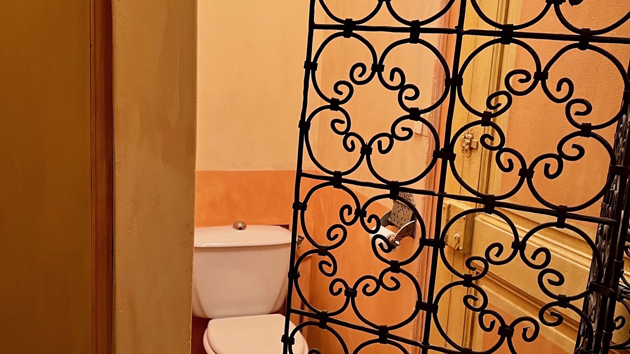 Photo of Bathroom in Les Beaux-Arts