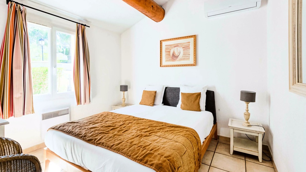 Photo of Bedroom in Pont Royal