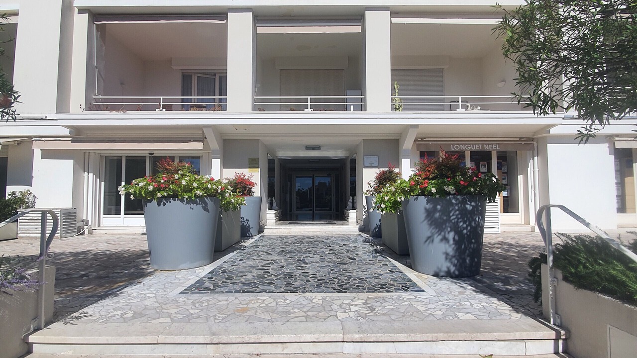Photo of Outdoor in California - Pezou