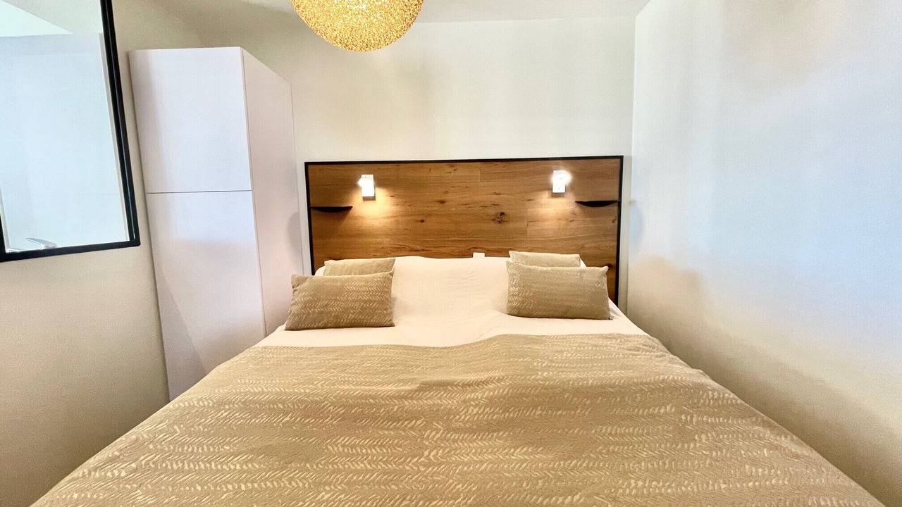 Photo of Bedroom in California - Pezou