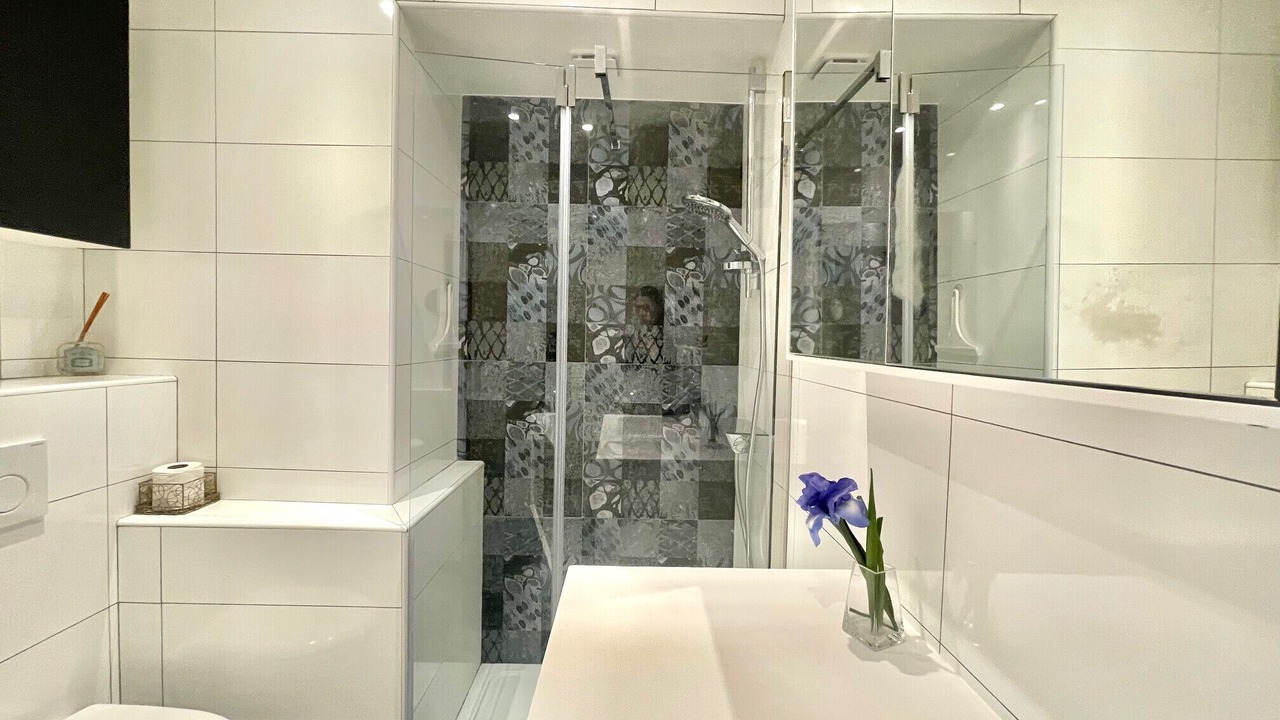 Photo of Bathroom in California - Pezou