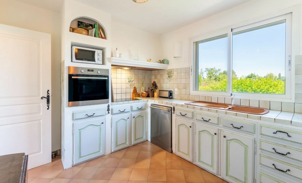 Photo of Kitchen in Eygalieres