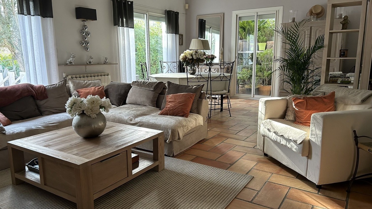 Photo of Livingroom in Gemenos