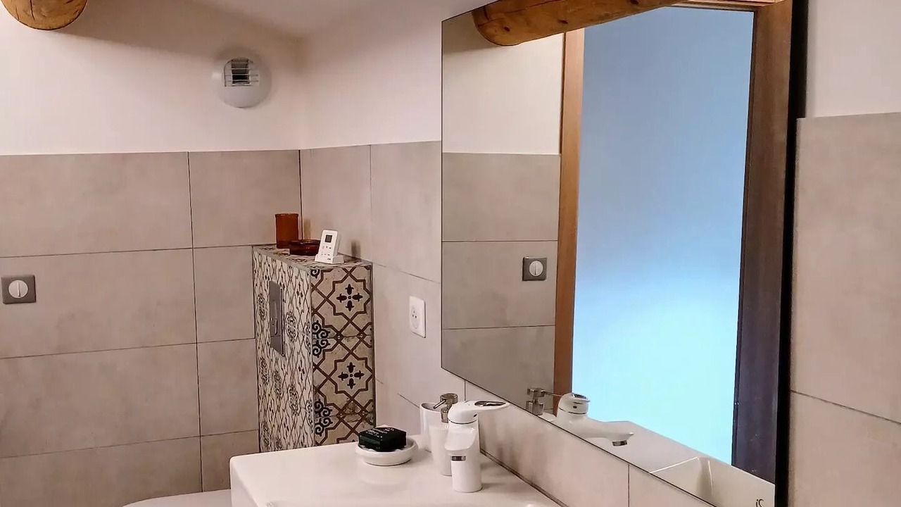 Photo of Bathroom in Avignon City Centre