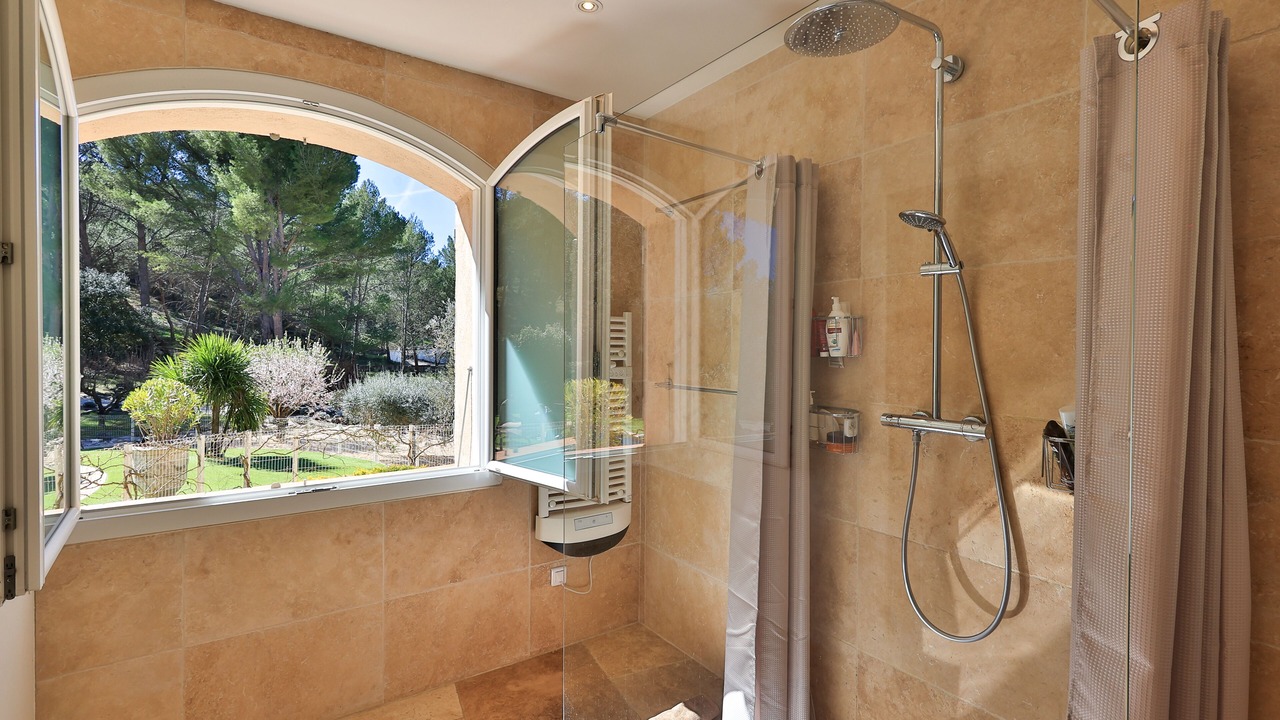 Photo of Bathroom in Ventabren