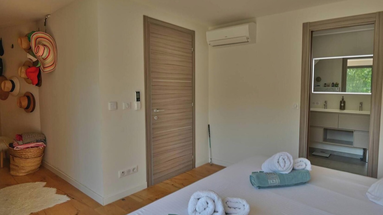 Photo of Bedroom in Pegomas