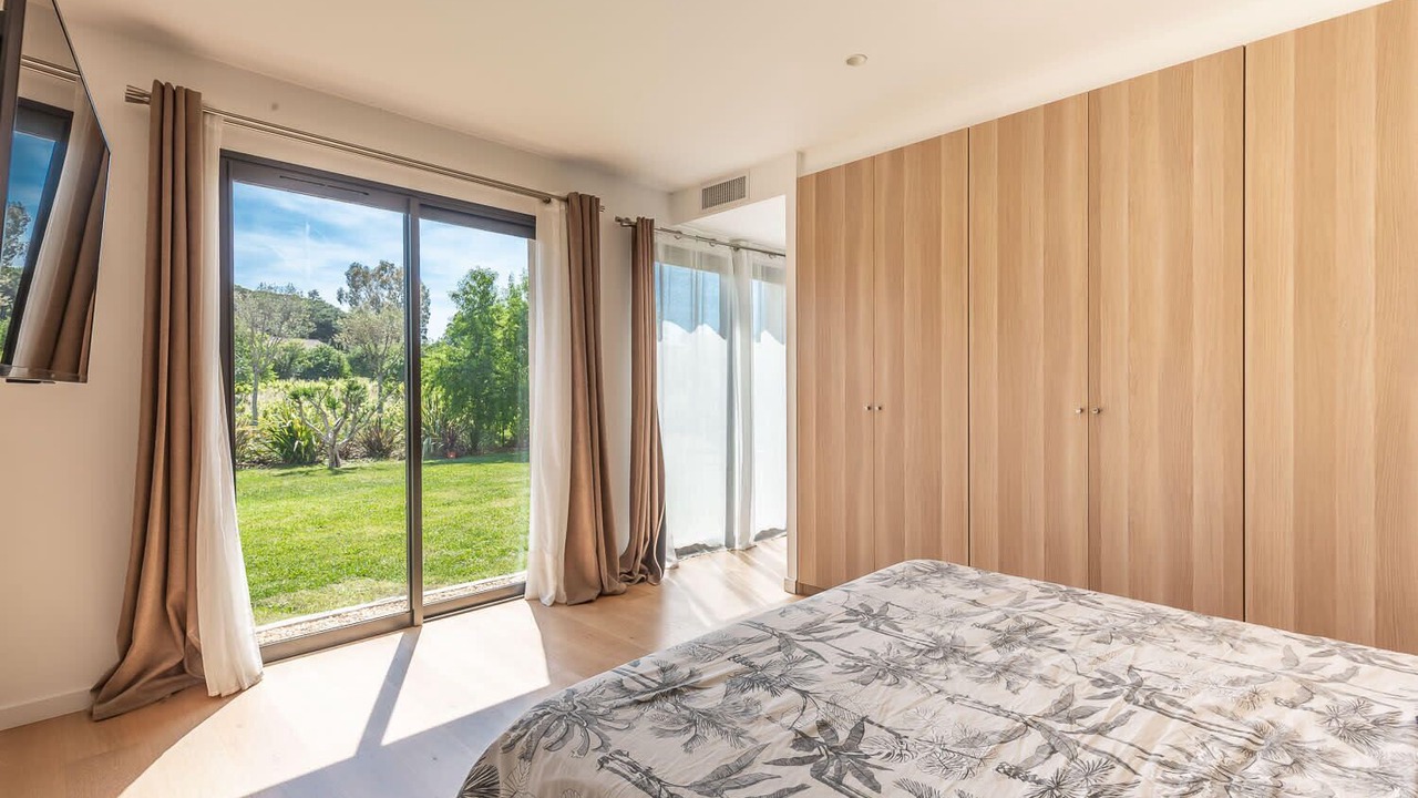 Photo of Bedroom in Saint-Tropez