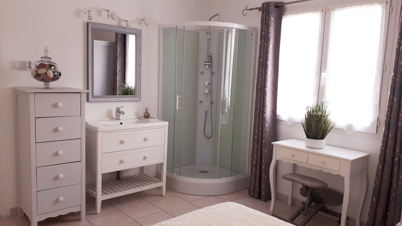 Photo of Bedroom in Velleron