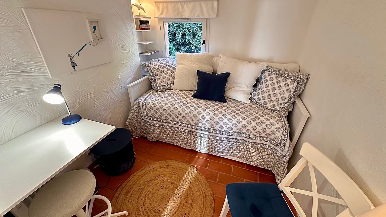 Photo of Bedroom in Guerrevieille