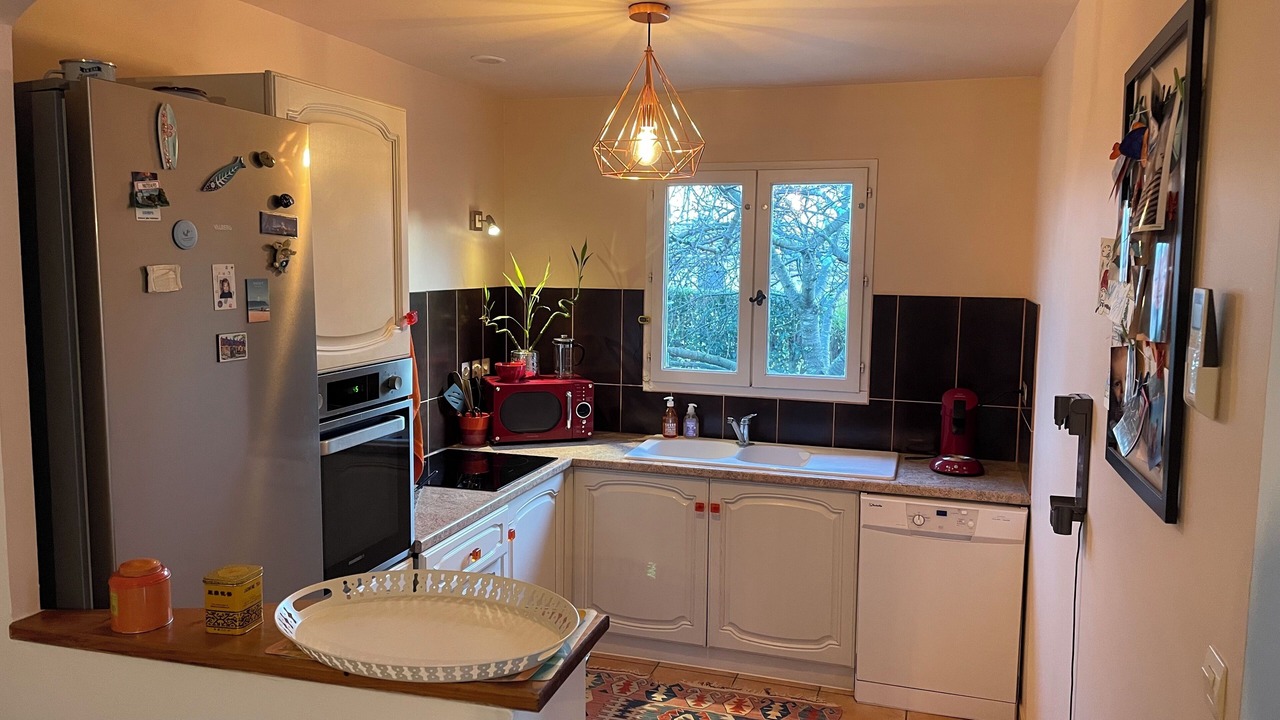 Photo of Kitchen in Comps