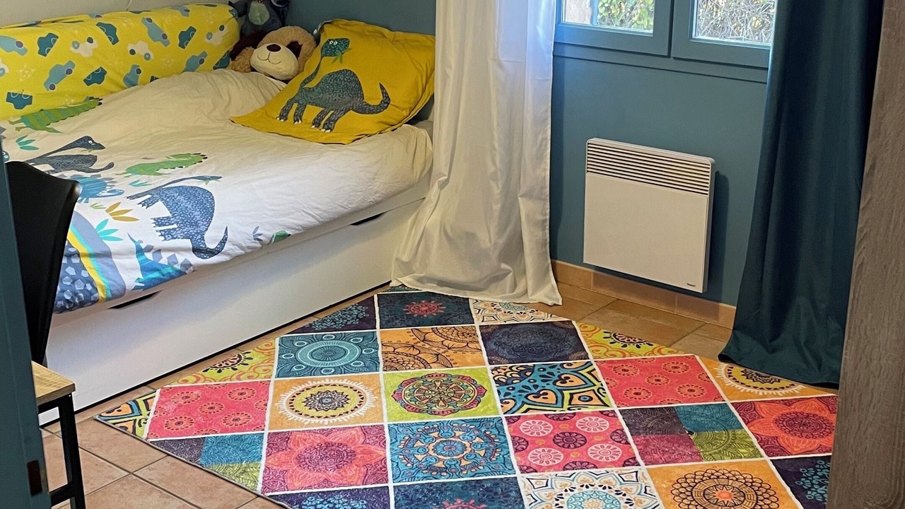 Photo of Bedroom in Comps