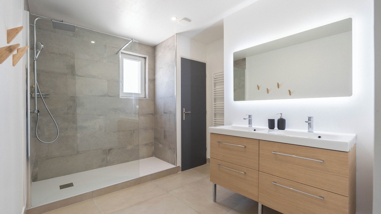 Photo of Bathroom in Mimet