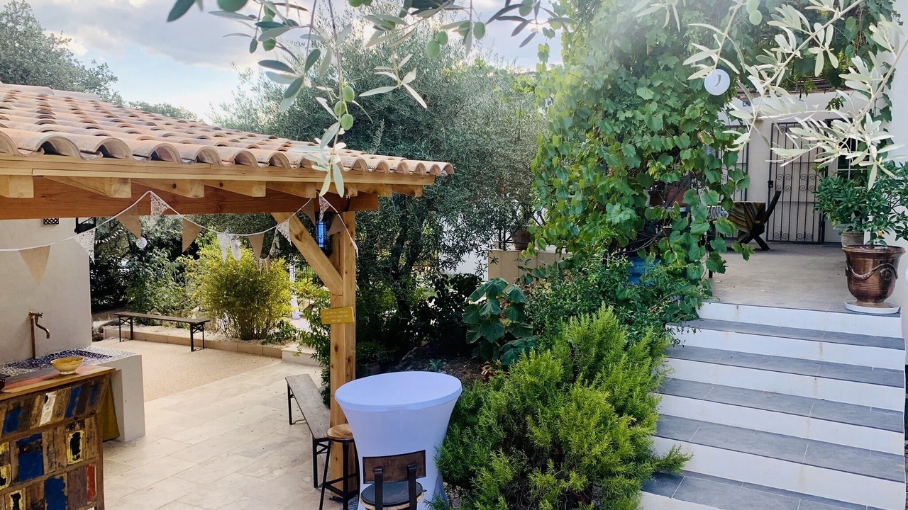 Photo of Patio Balcony in Caremeau