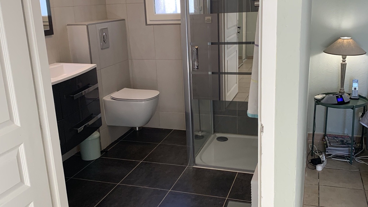 Photo of Bathroom in Saint-Quentin-la-Poterie