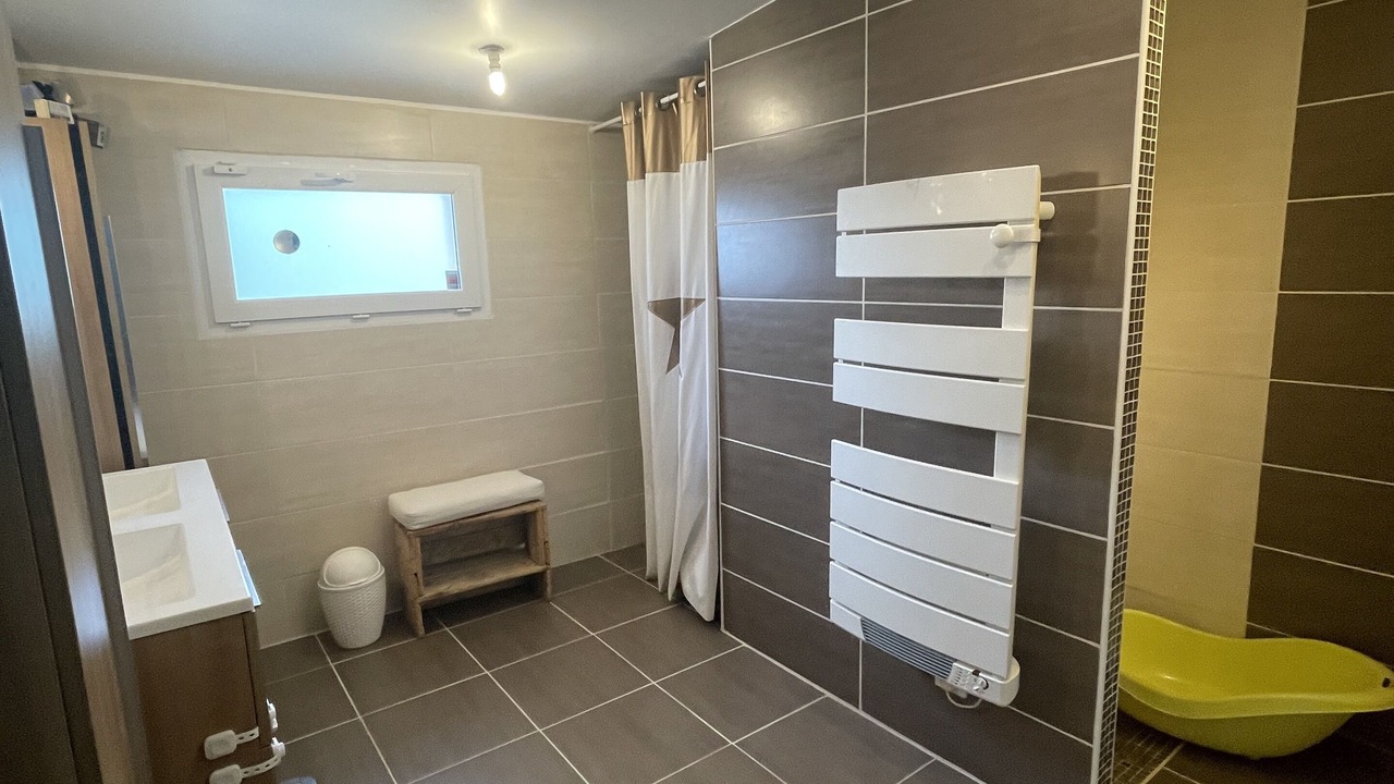 Photo of Bathroom in Fuveau