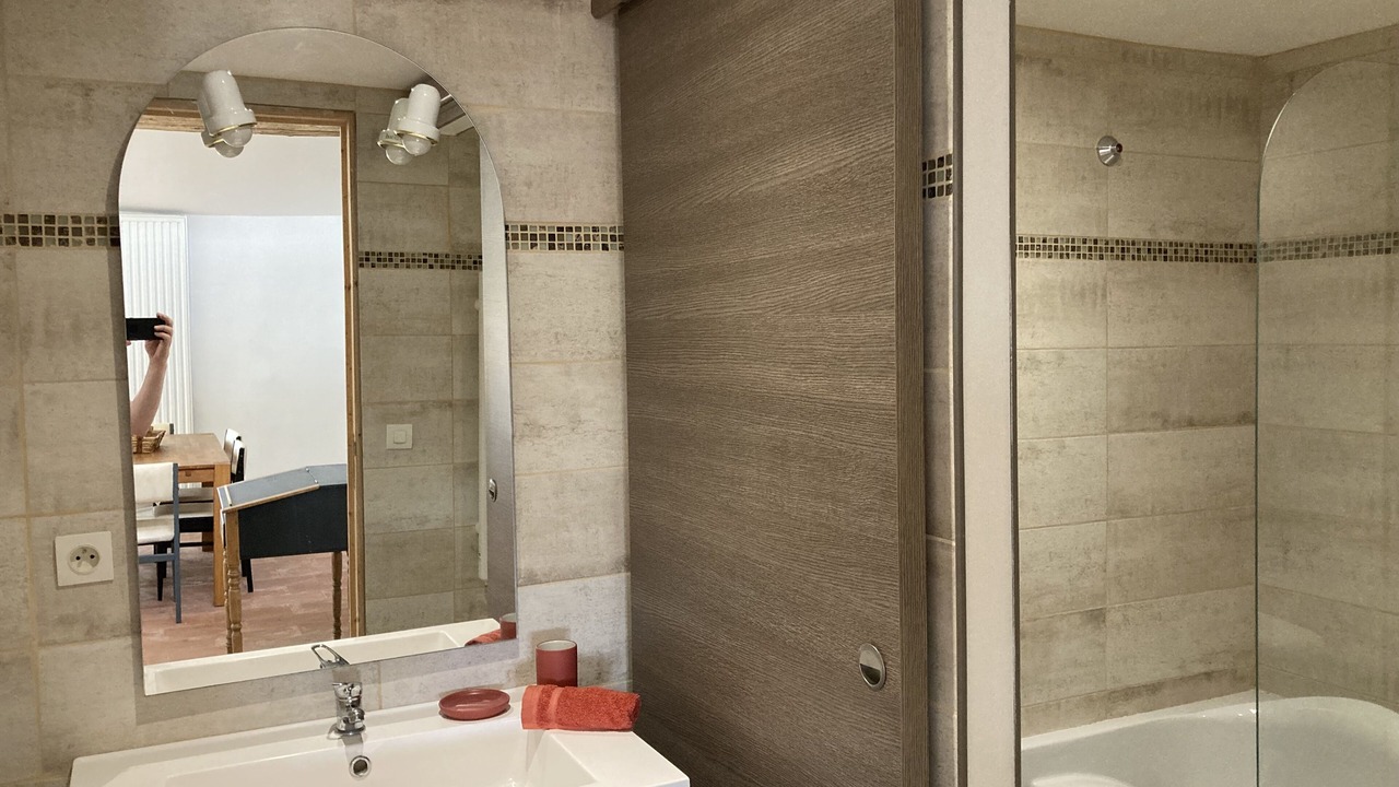Photo of Bathroom in Pomerols