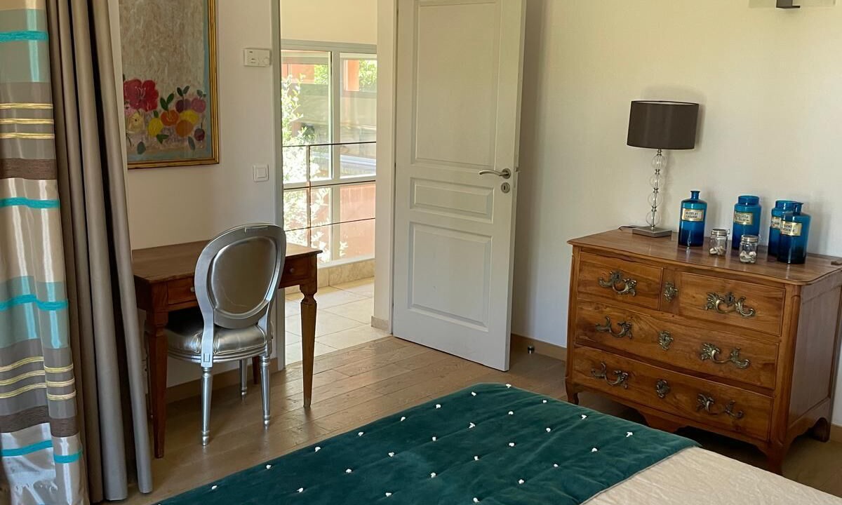 Photo of Bedroom in Guerrevieille