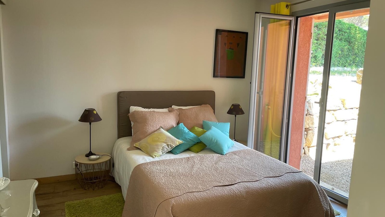 Photo of Bedroom in Guerrevieille