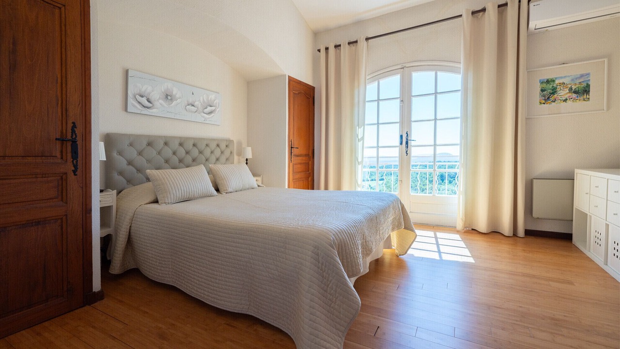 Photo of Bedroom in Tourtour