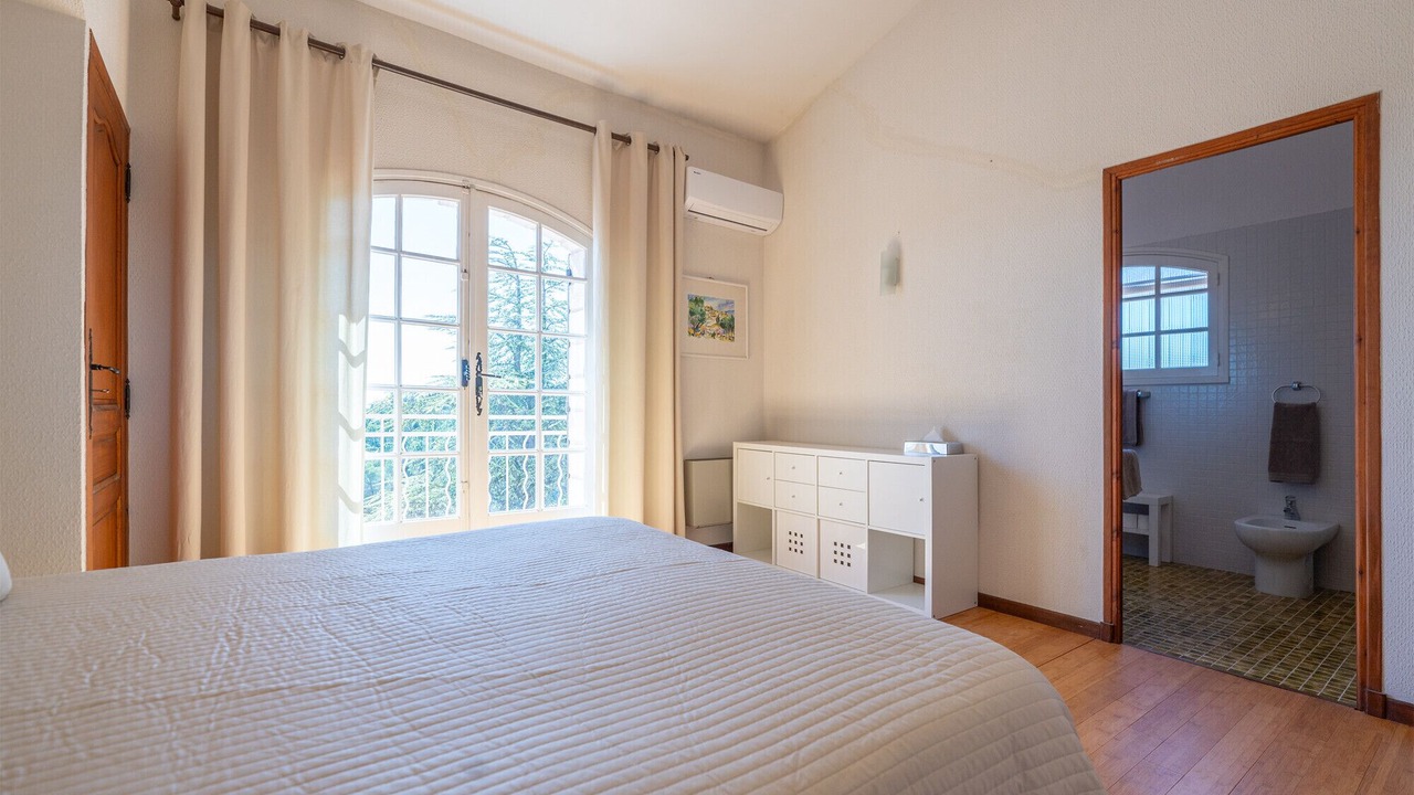 Photo of Bedroom in Tourtour