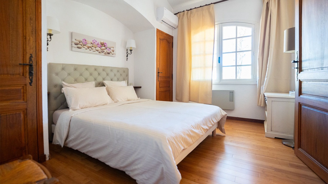 Photo of Bedroom in Tourtour