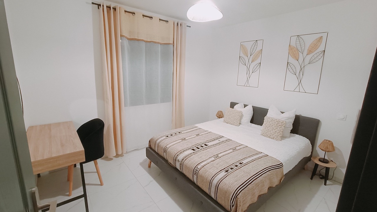 Photo of Bedroom in Meynes