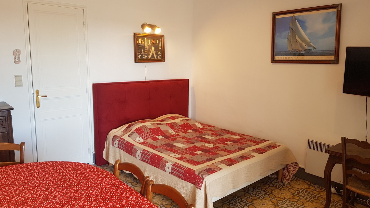Photo of Bedroom in Saint-Cyr-sur-Mer