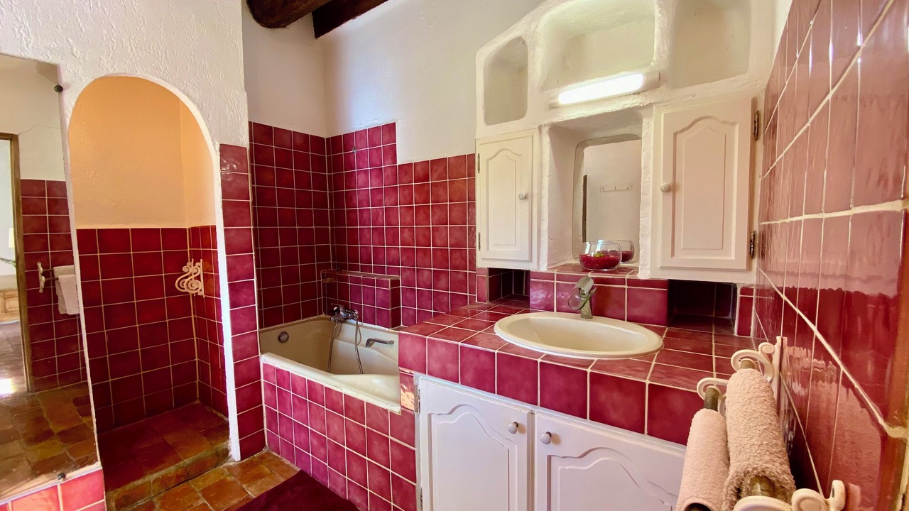 Photo of Bathroom in Evenos