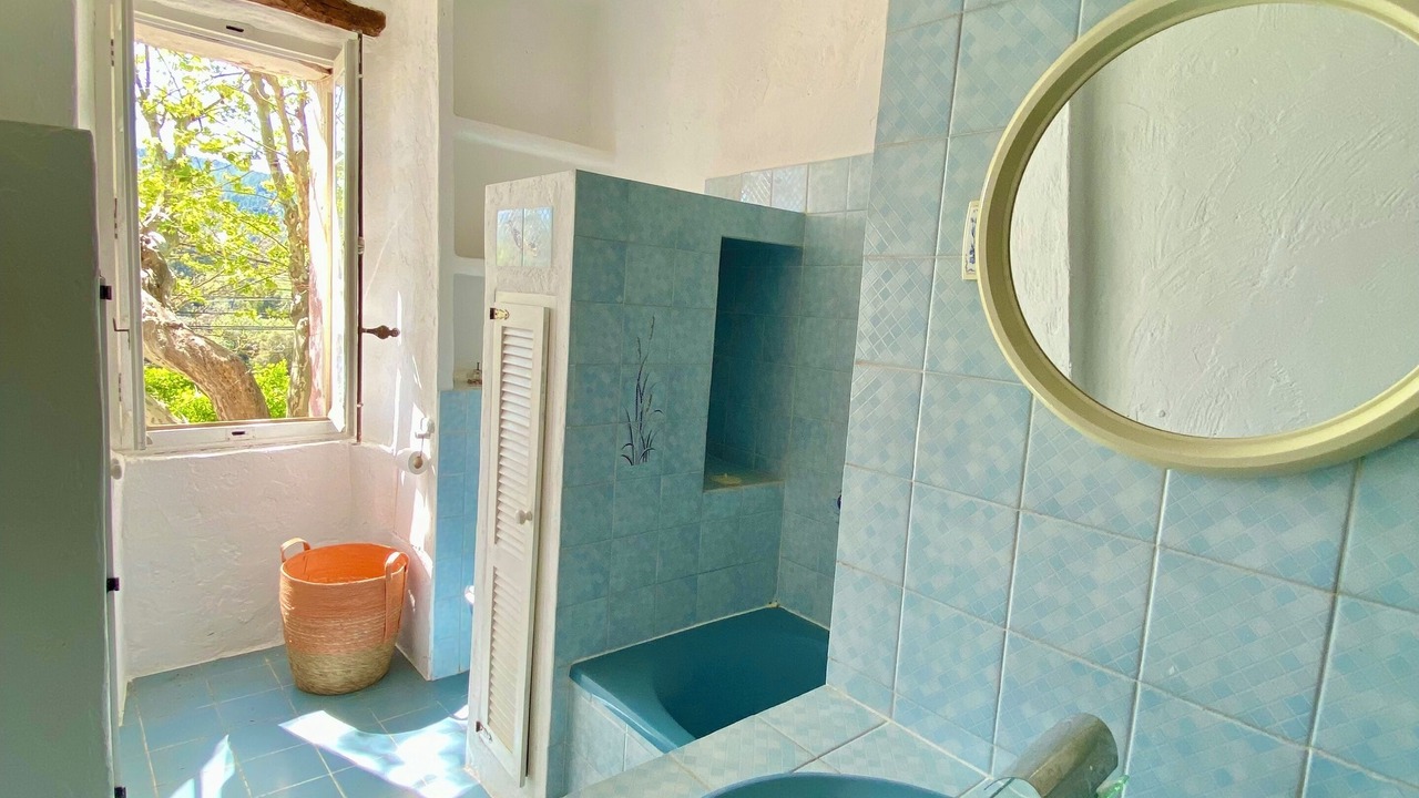 Photo of Bathroom in Evenos