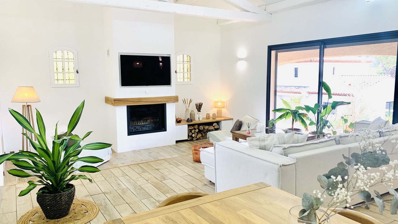 Photo of Livingroom in Peissonnel