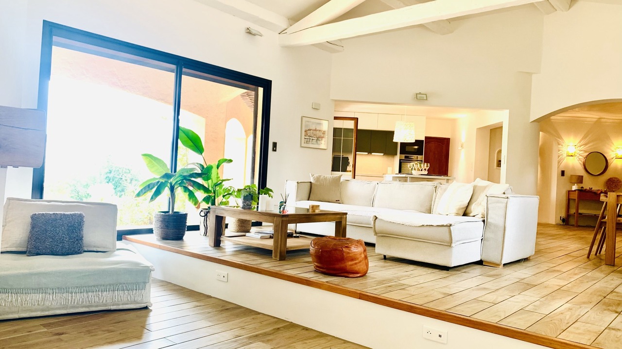 Photo of Livingroom in Peissonnel