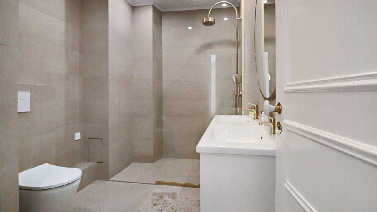 Photo of Bathroom in Riou - Petit Juas - Av de Grasse