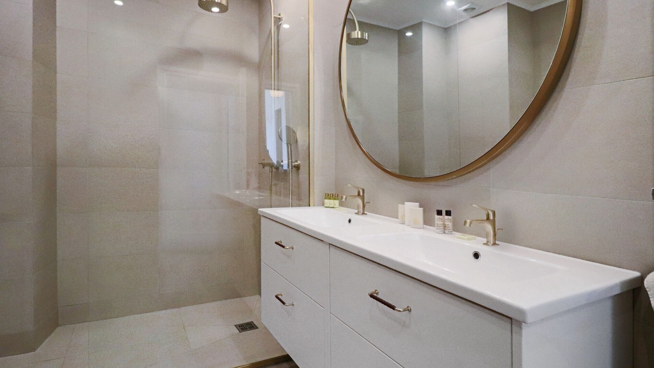 Photo of Bathroom in Riou - Petit Juas - Av de Grasse