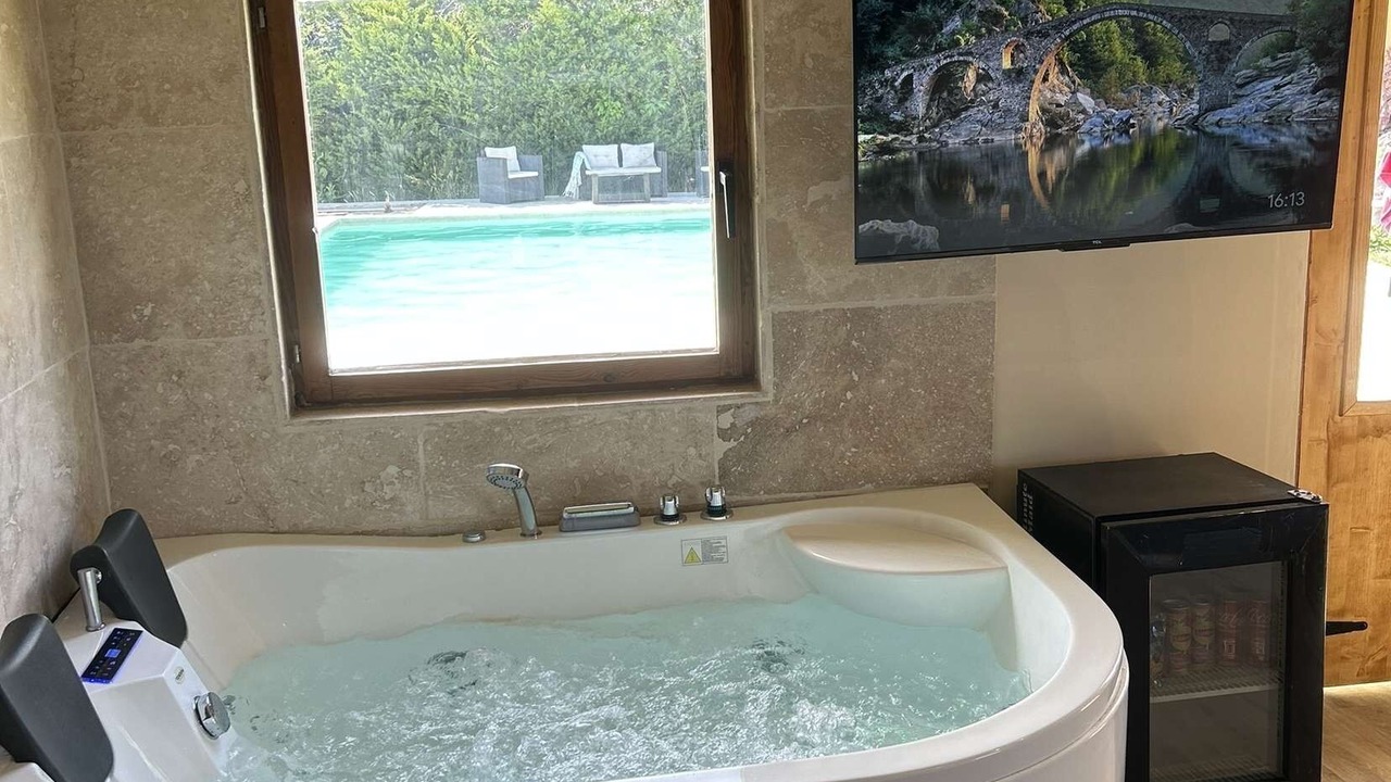 Photo of Bathroom in Arles