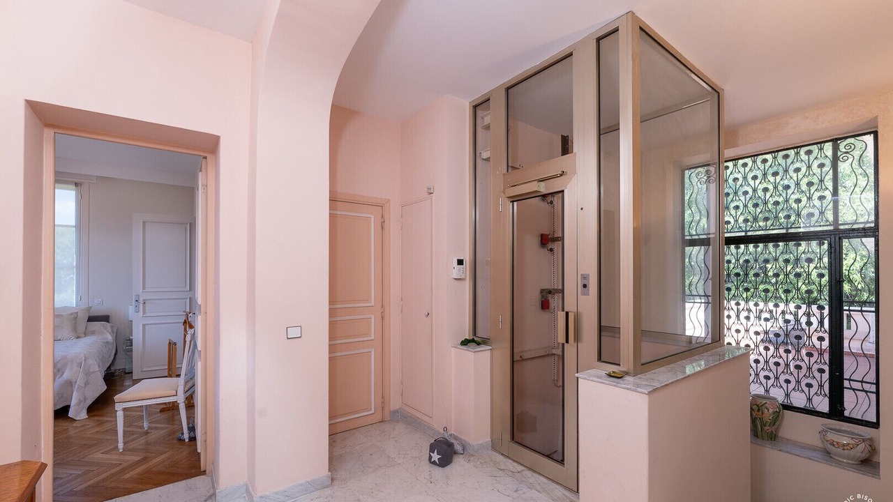 Photo of Bedroom in California - Pezou