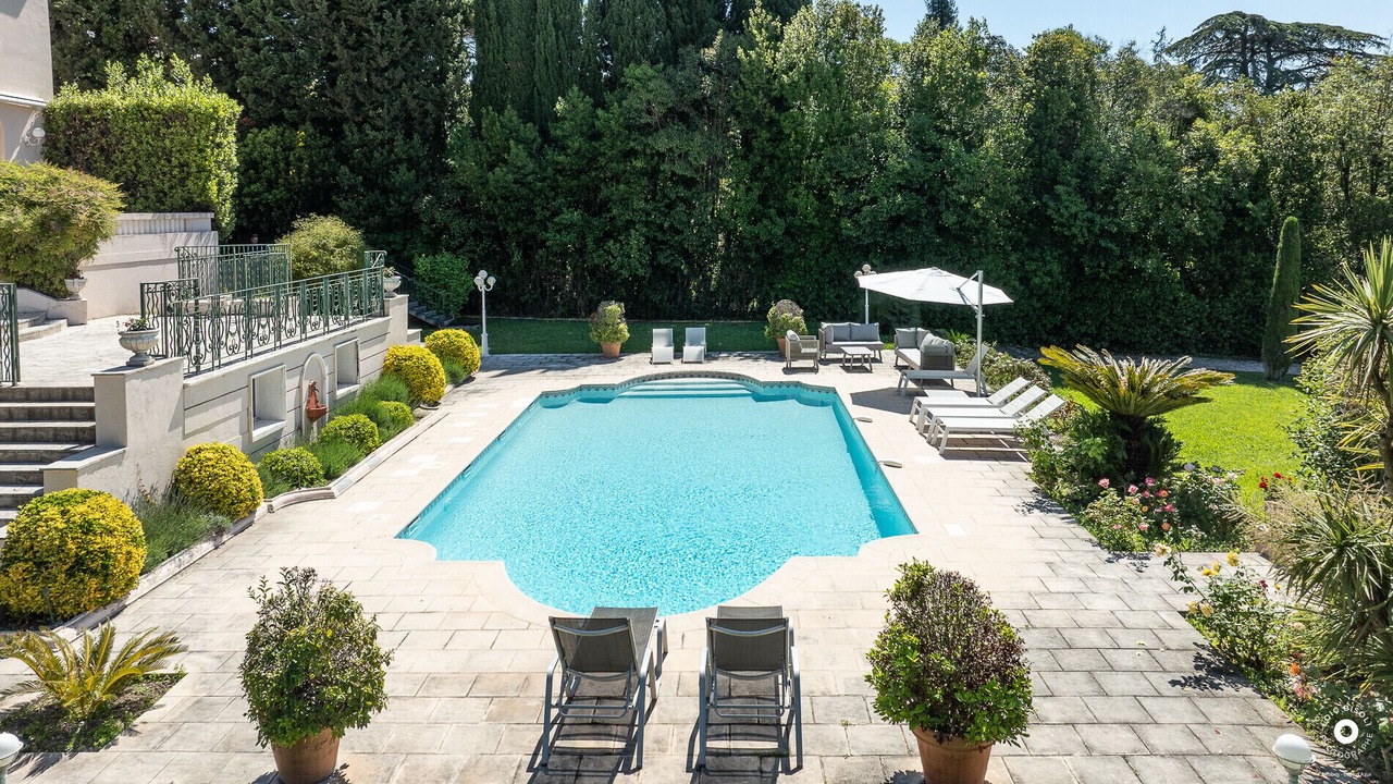 Photo of Outdoor in California - Pezou