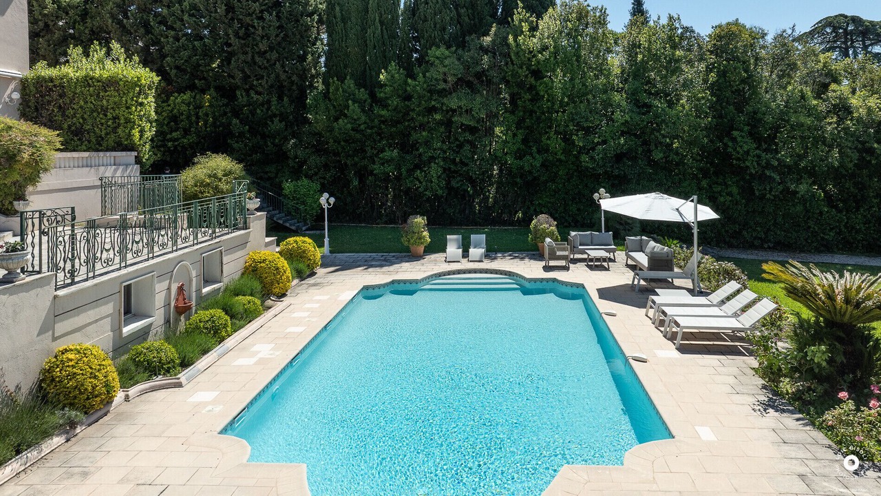 Photo of Outdoor in California - Pezou