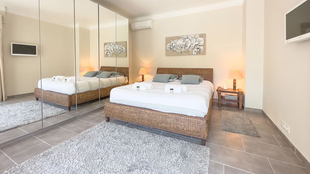 Photo of Bedroom in California - Pezou