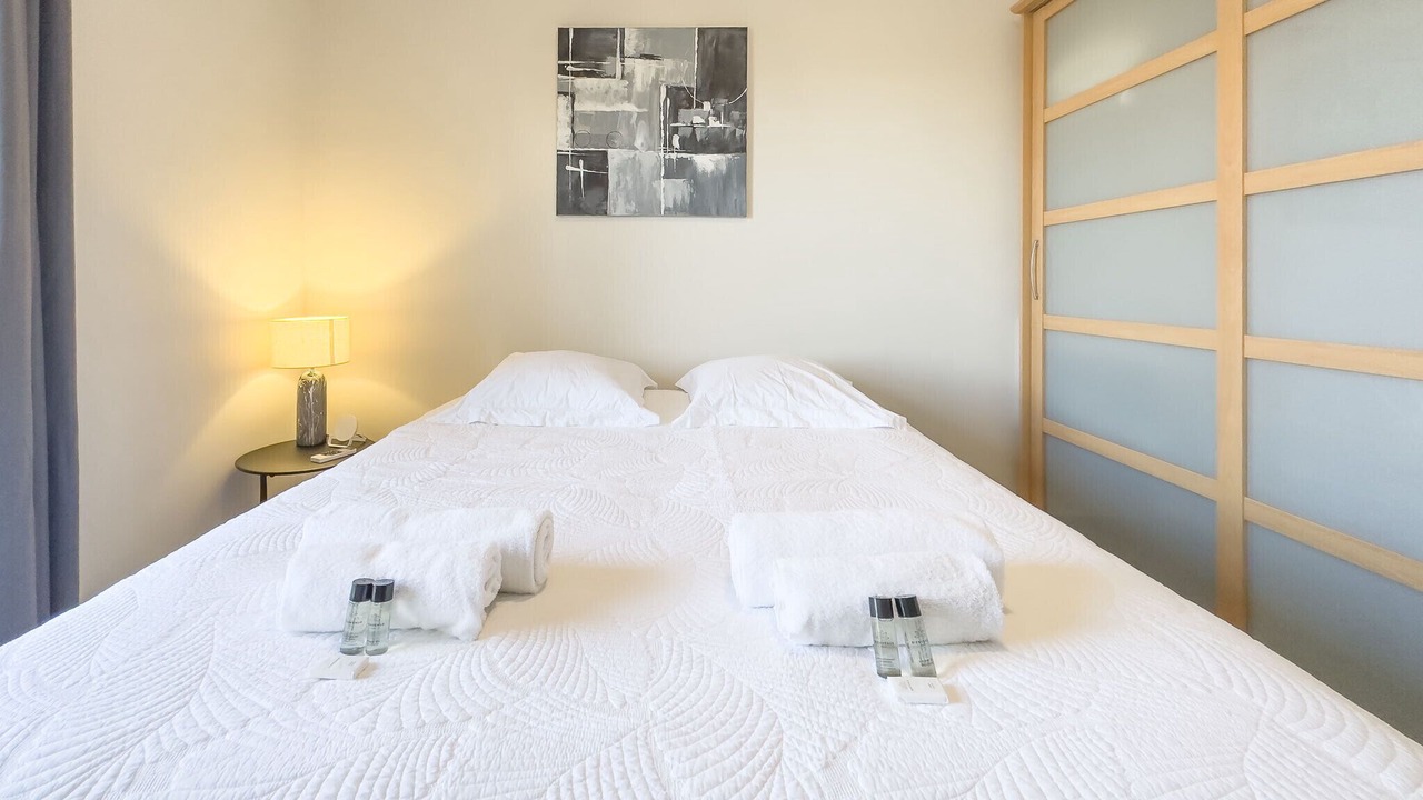 Photo of Bedroom in California - Pezou