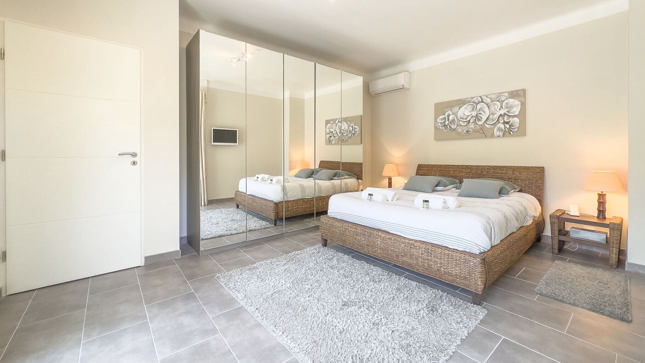 Photo of Bedroom in California - Pezou