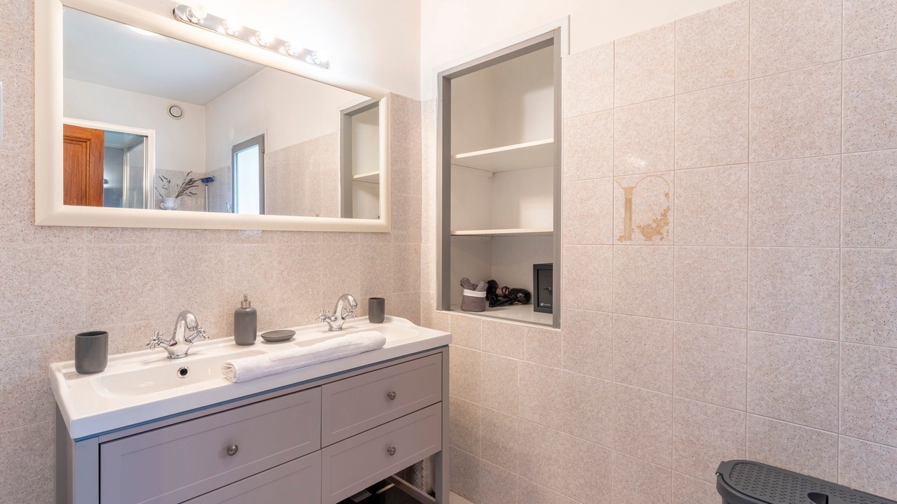 Photo of Bathroom in Saint-Etienne-du-Gres
