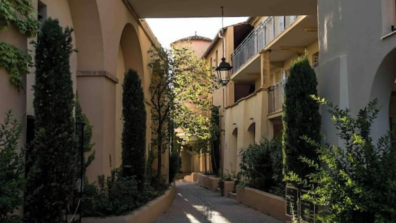 Photo of Outdoor in Pont Royal