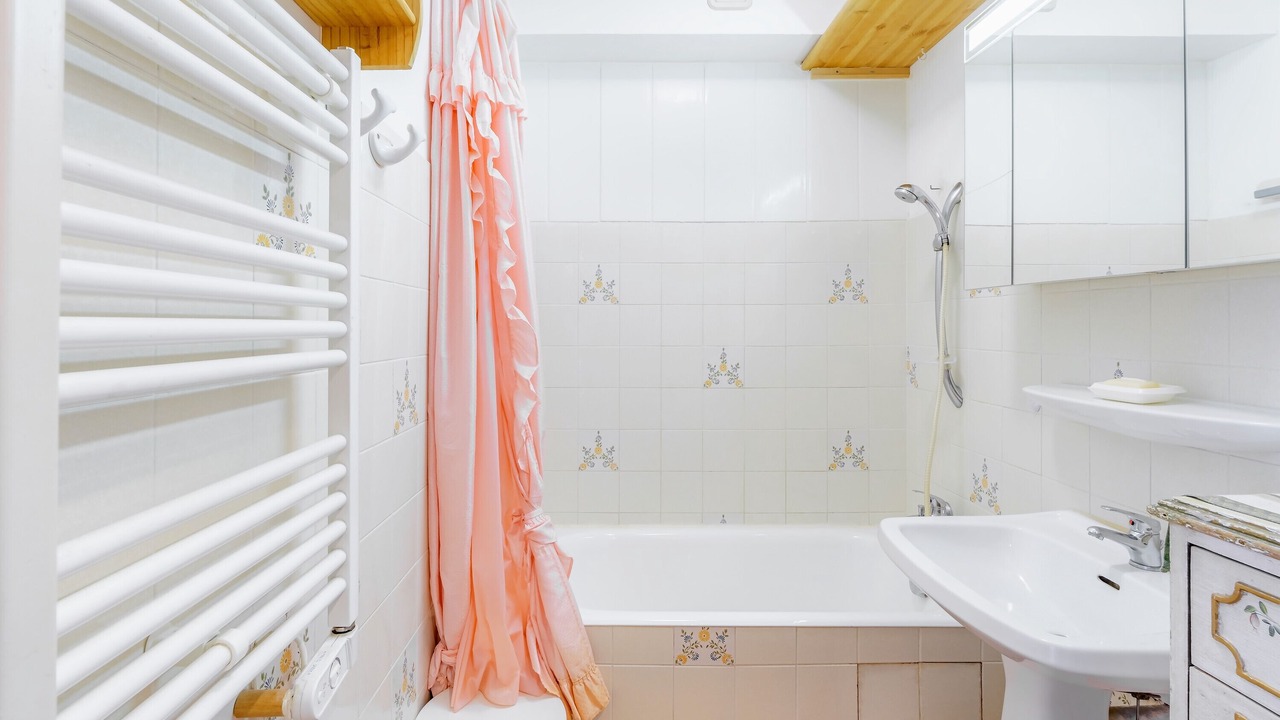 Photo of Bathroom in Montclar