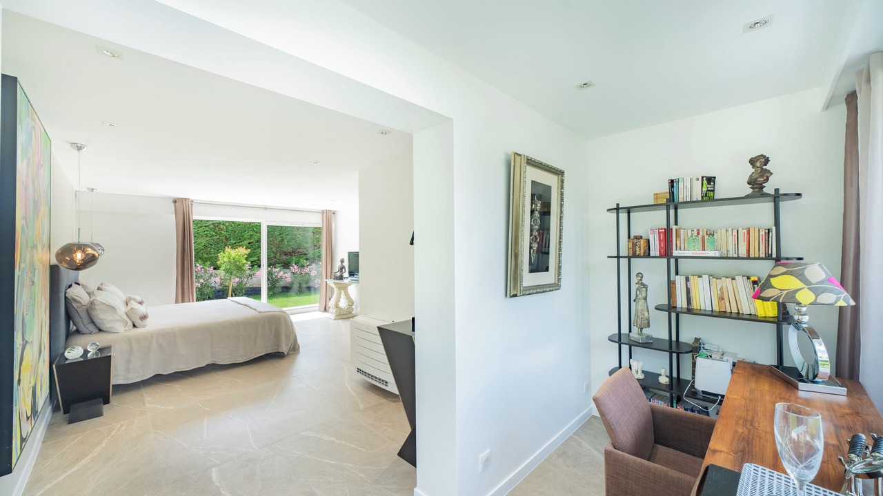 Photo of Bedroom in Cap-d'Antibes