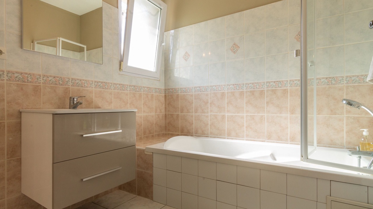 Photo of Bathroom in Chateaurenard