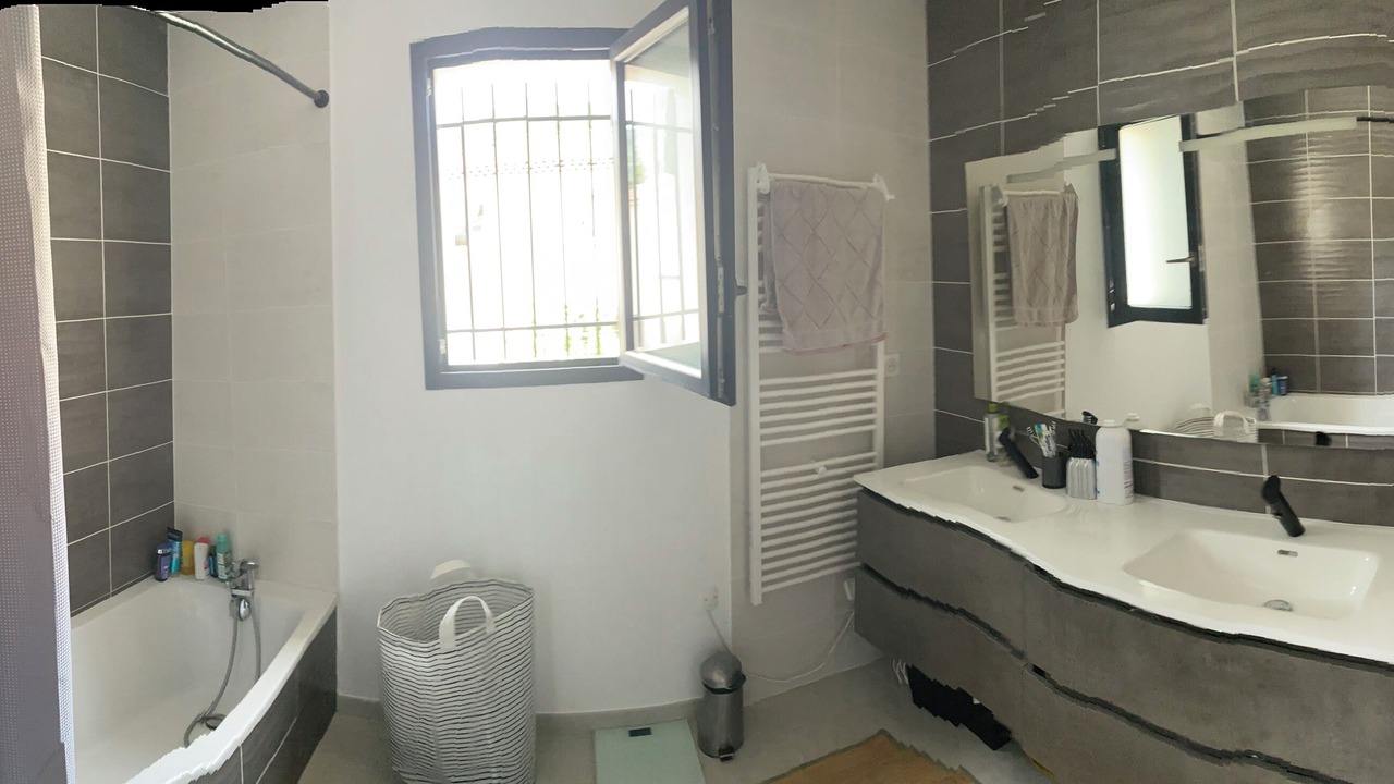 Photo of Bathroom in Gemenos