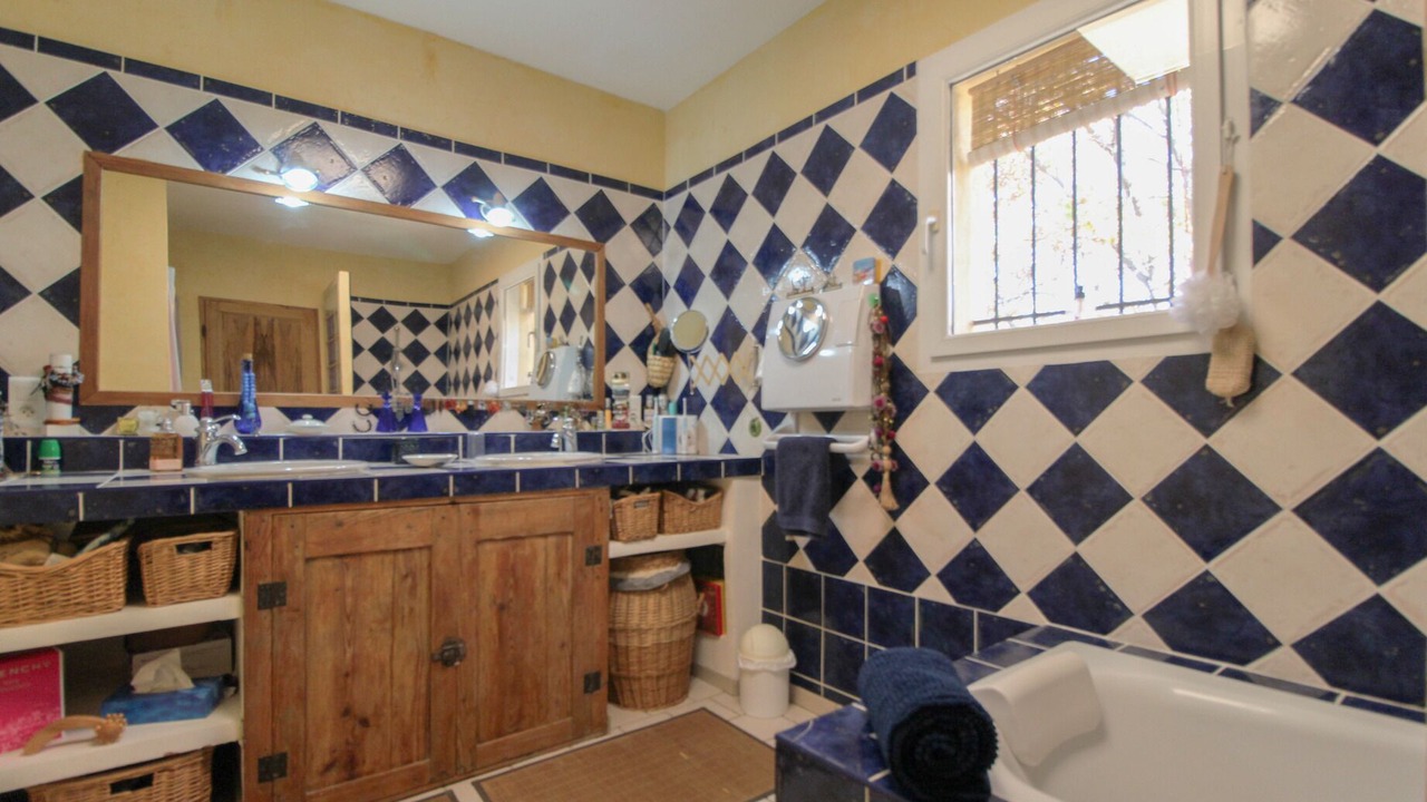 Photo of Bathroom in Arpaillargues-et-Aureillac
