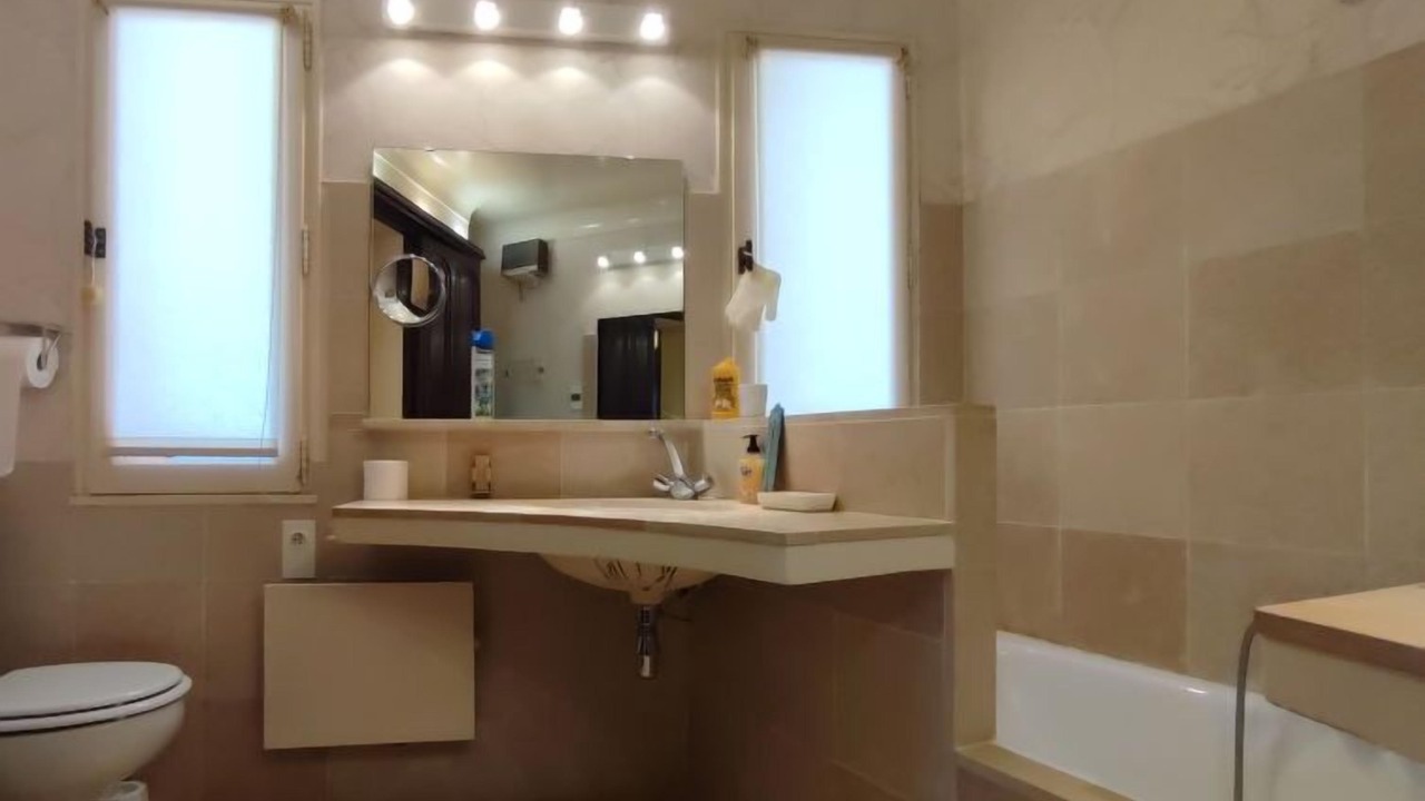 Photo of Bathroom in Roussillon