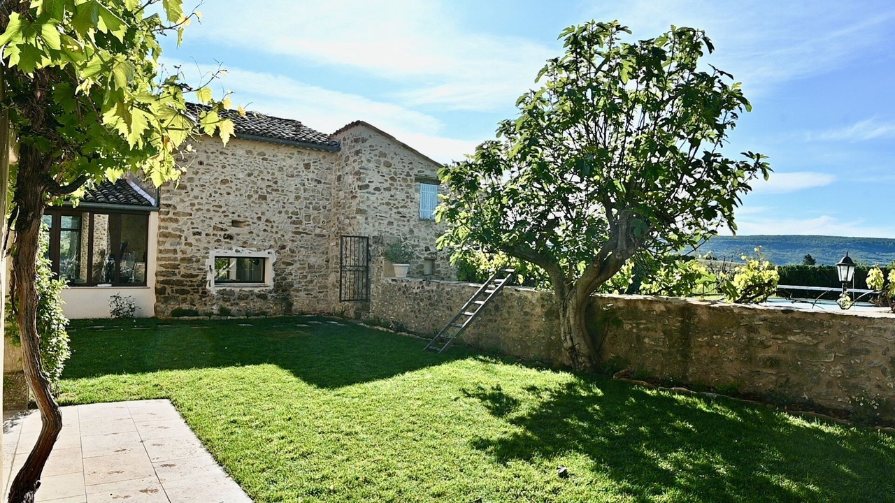 Photo of Outdoor in Ongles